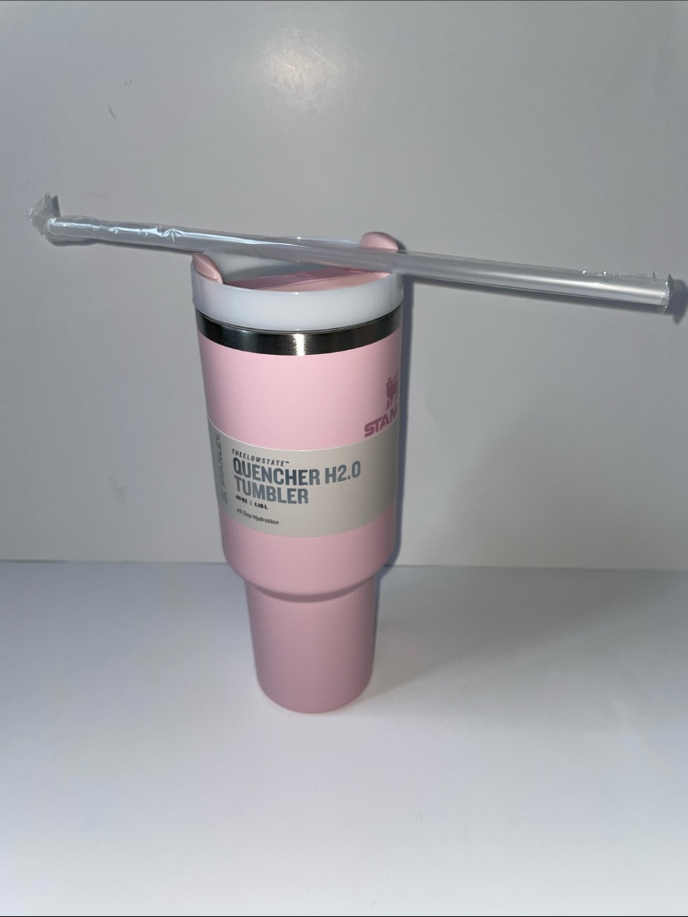 NIB Stanley Pink Insulated Quencher H2.0 Tumbler with Straw.  40 oz. - Picture 2 of 8